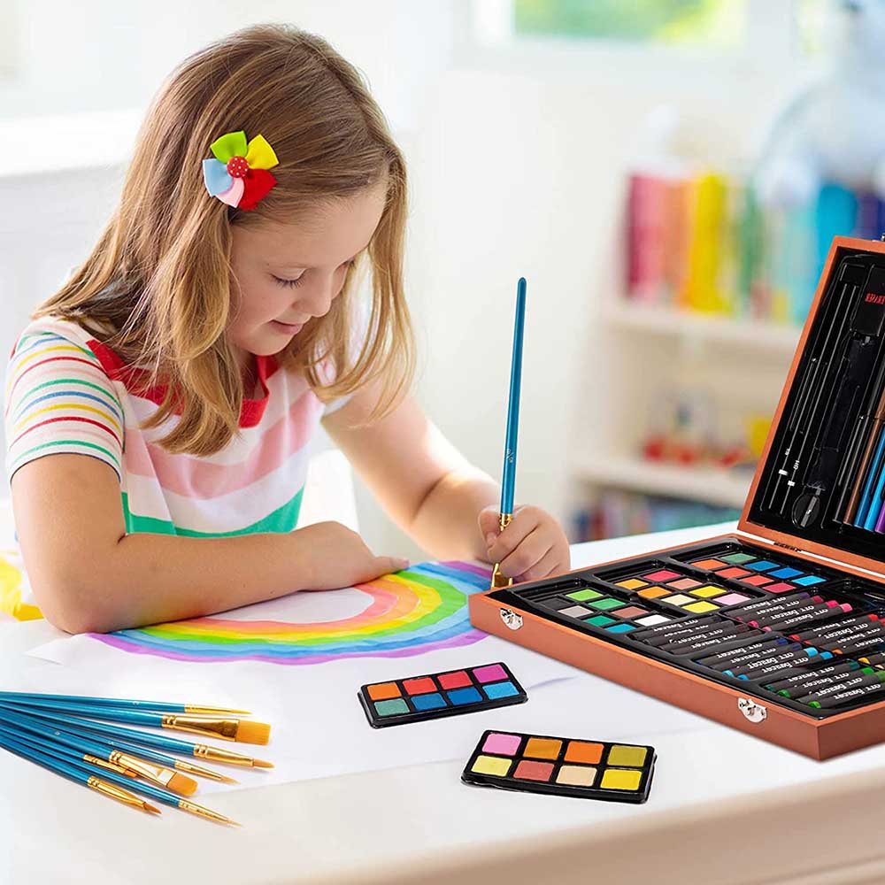 Beautiful drawing set